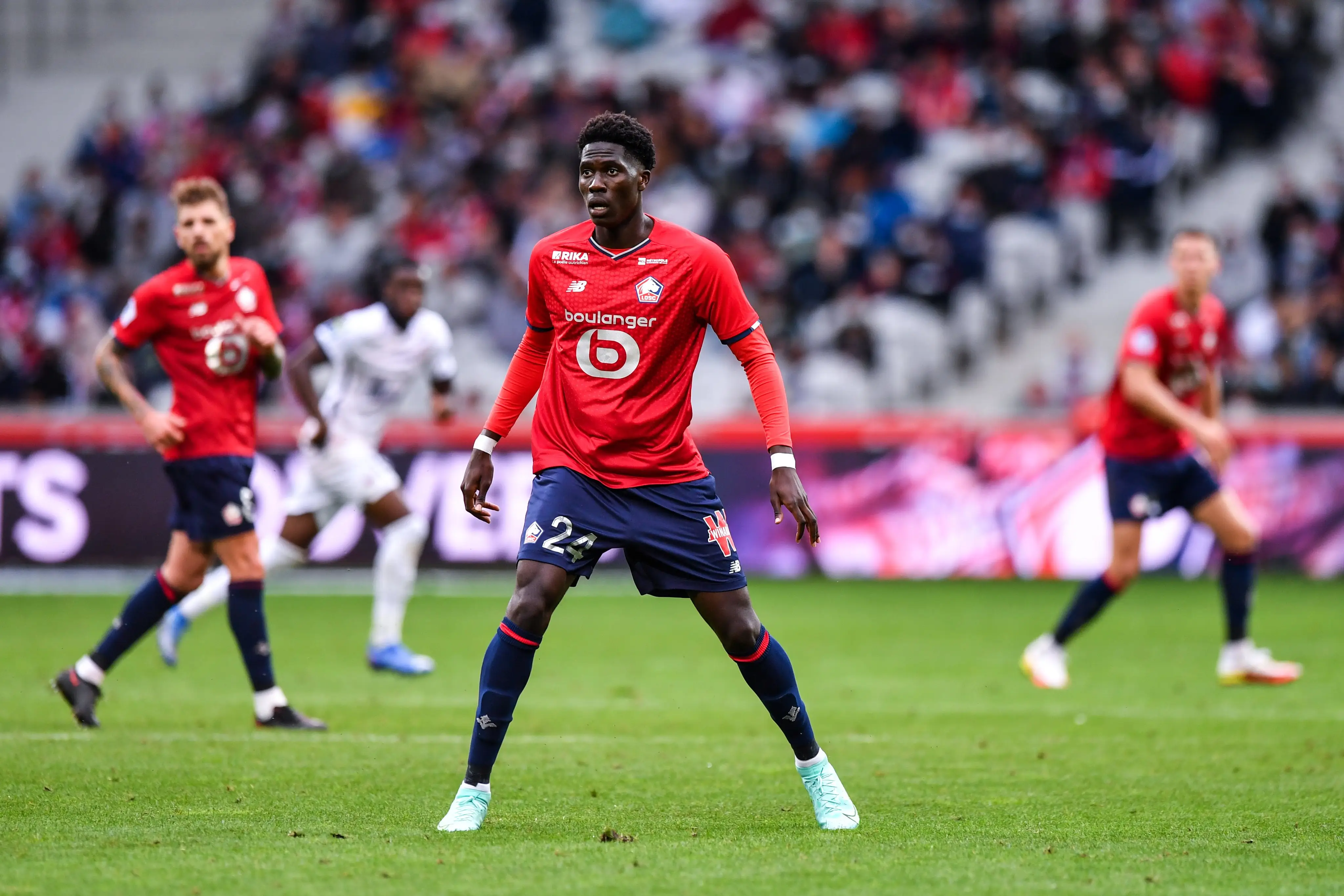 九游网页版-法甲球队面对新赛季巨头，团队合作磨合的简单介绍