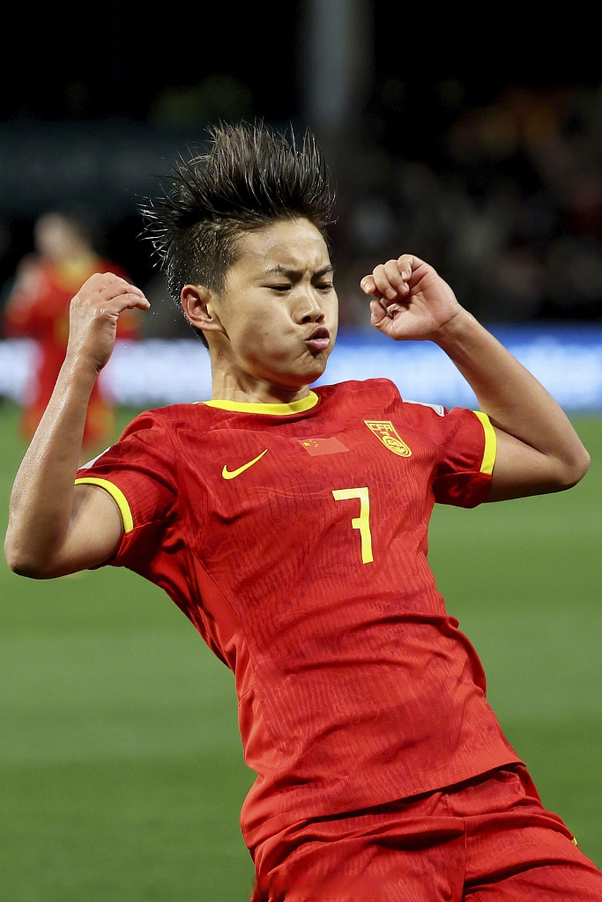 关于超越自我获得胜利，中国女足队势如破竹的信息