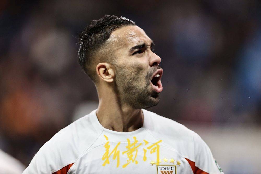 西藏队奋勇前行，坚持到底争取比赛胜利的简单介绍